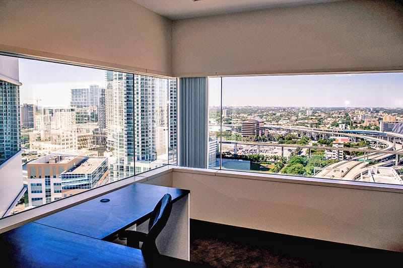 Quest Workspaces  - Miami Tower - 100 SE Second Street image 8