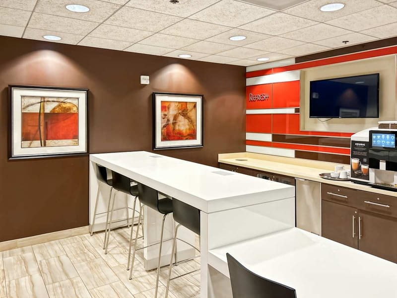 Regus - Four Tower Bridge - 200 Barr Harbor Drive - Conshohocken - PA image 13