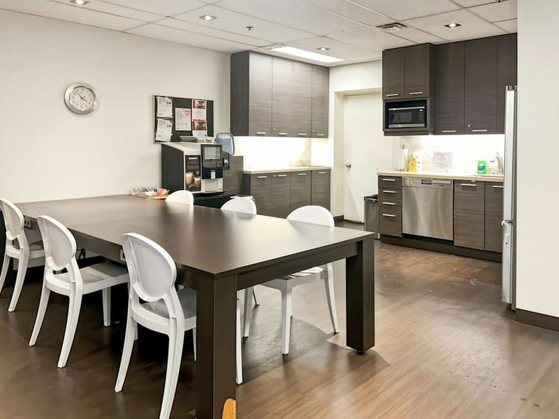 Regus - Execu-Centre Montreal - 1200 McGill College Ave - Montreal image 6