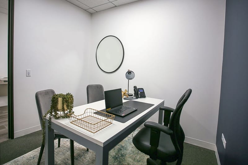 Premier Workspaces - WC2 - Woodland Hills - CA - Warner Center - Oxnard St image 2