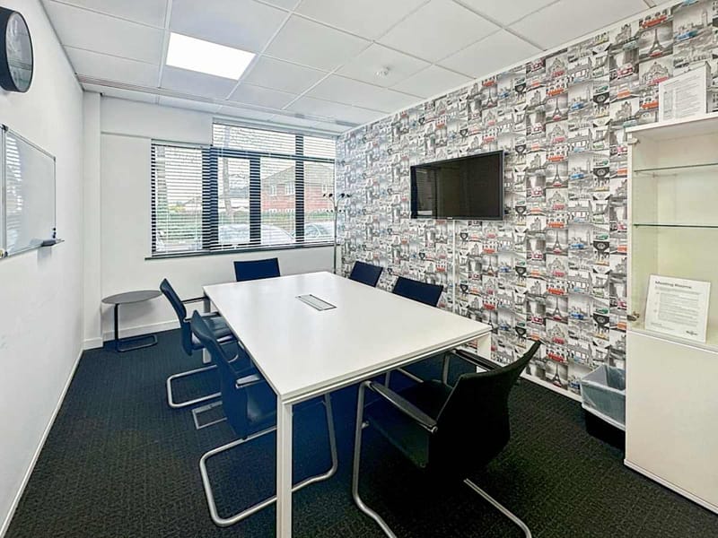 IWG (Regus) - Aston Court - Kingsmead Business Park, HP11 - High Wycombe image 8