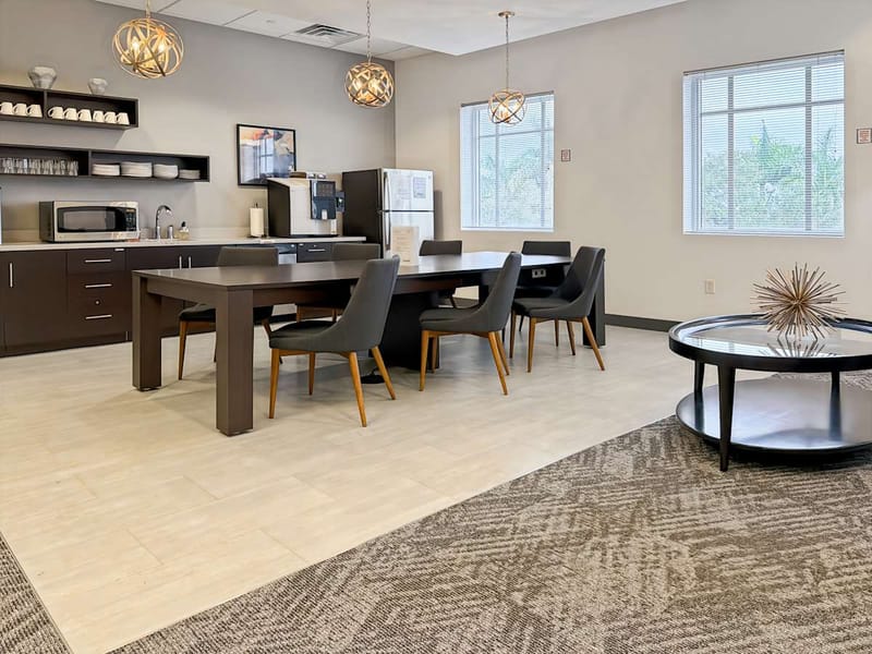 Regus  - 2054 Vista Parkway - West Palm Beach - FL image 6
