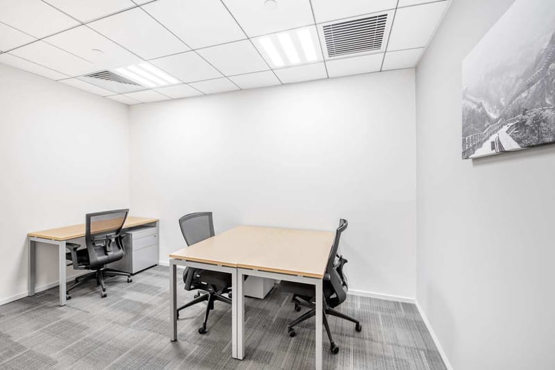 Regus - China Life Tower - 16 Chaoyangmenwai Street - Chaoyang - Beijing image 4