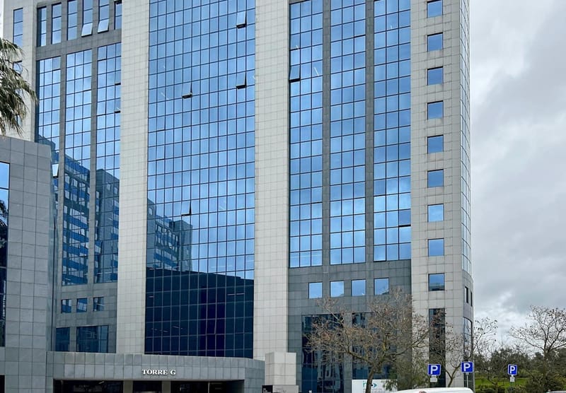 Regus - Lisbon, Torre Lisboa - Rua Tomas da Fonseca - Torre G, Lisbon image 11