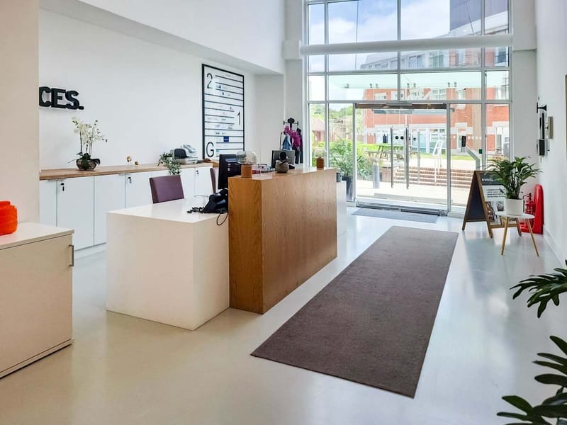 IWG (Regus) - Building 1 - Chalfont House - Chalfont Park, SL9 - Gerrards Cross image 13