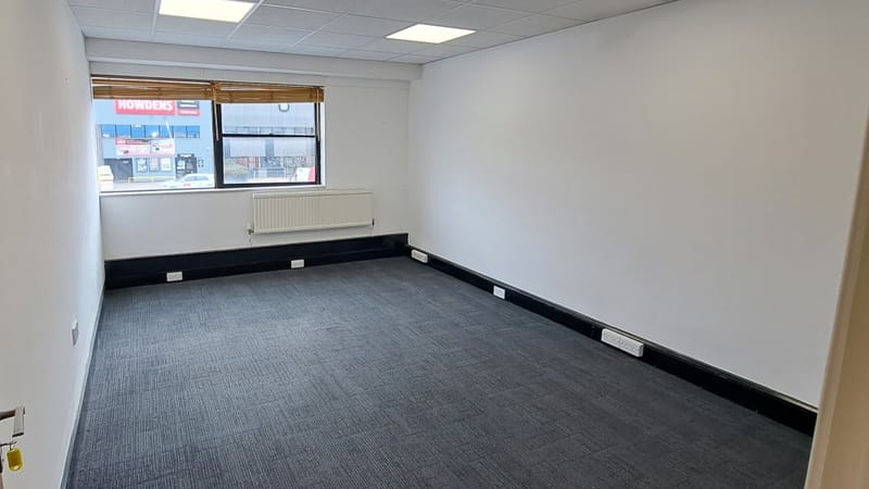 Safestore - 1000 North Circular Road, NW2 - Staples Corner / Brent Cross image 9