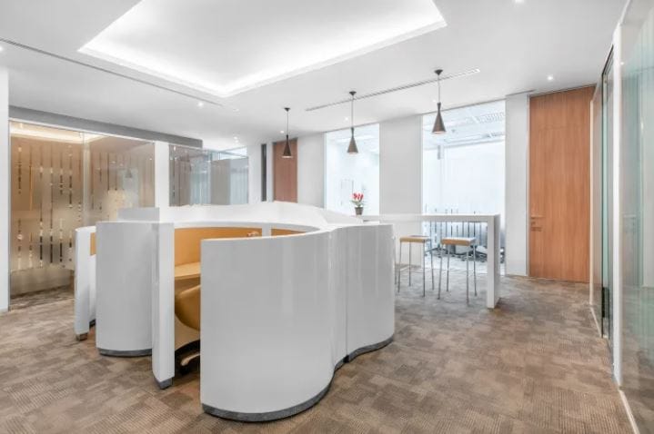IWG (Regus) - 89 AIA Capital Center - Kwaeng Dindaeng, 10400 - Bangkok image 6