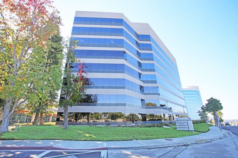 Premier Workspaces - 400 - Culver City - CA - Corporate Pointe image 5