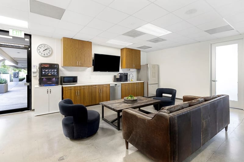 Premier Workspaces - GT1 - Newport Center Dr - Newport Beach, CA image 3