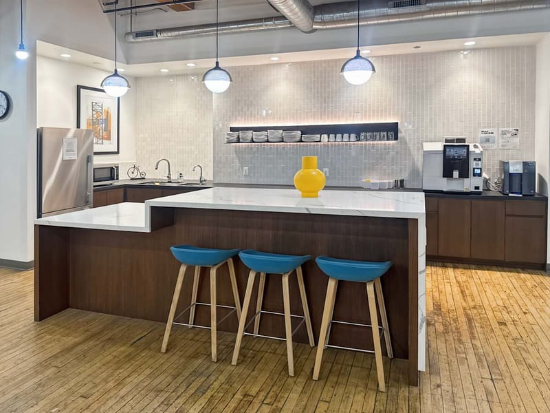 Regus- W Ohio St, Chicago image 6