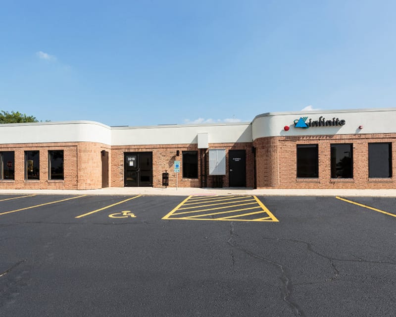 Boxer Workstyle - 3205 - 3231 North Wilke Rd Arlington Heights - IL image 7