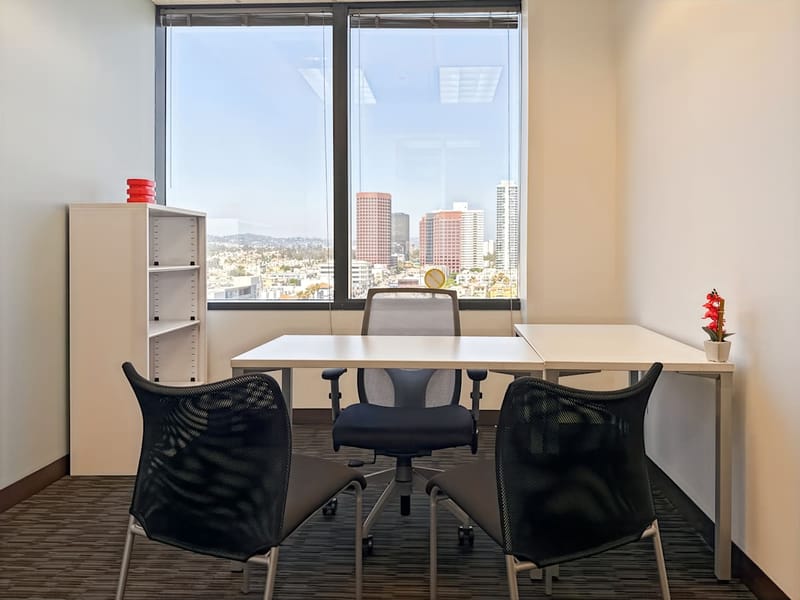 Regus - 12100 Wilshire Blvd - Brentwood - Los Angeles - CA image 4