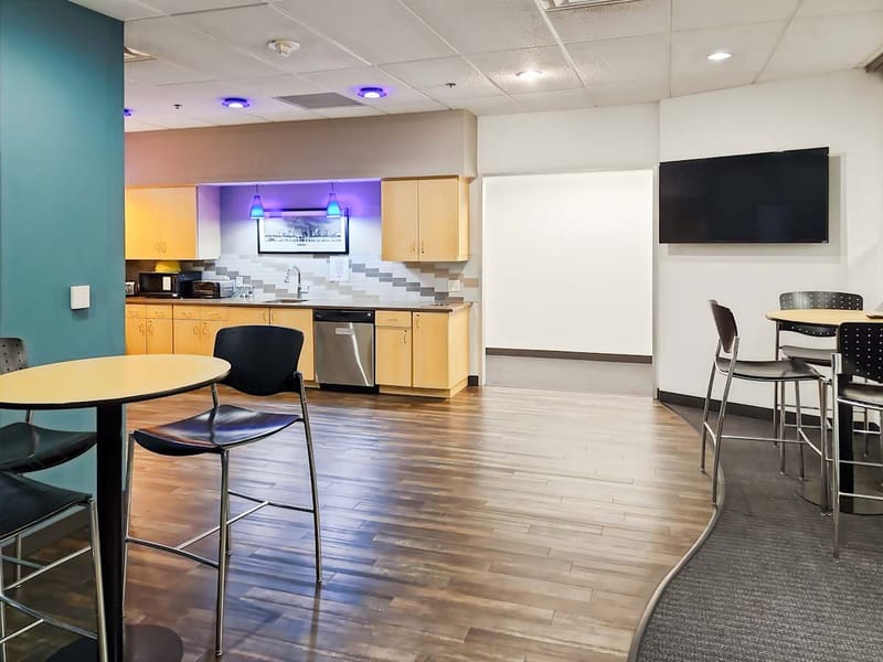 Regus - Aetna Building - Prudential Drive - Jacksonville - Florida - 32207 image 12