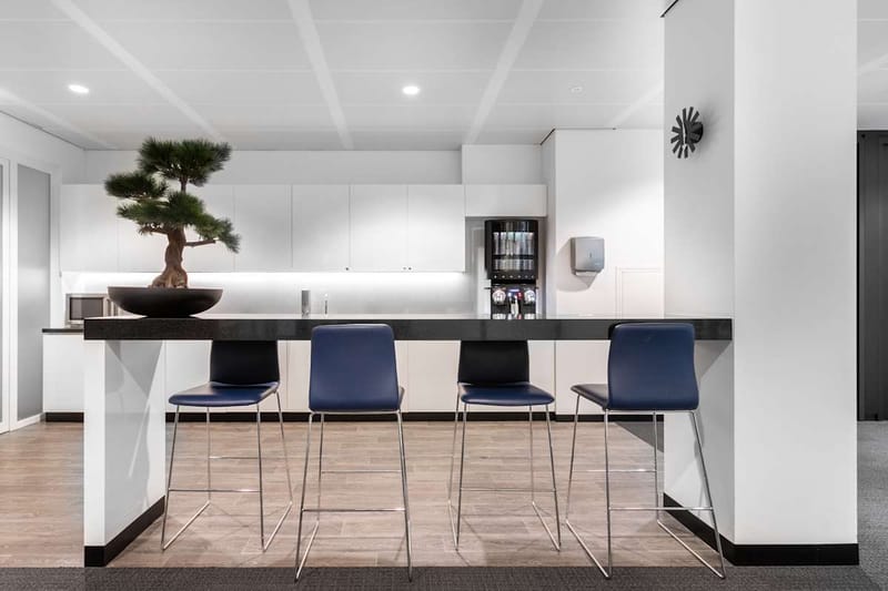 Regus - Amsterdam, Atrium - Strawinskylaan, Amsterdam image 5
