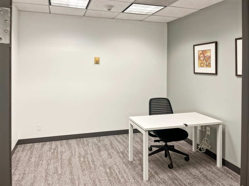 Regus - RXR Plaza- Uniondale image 4