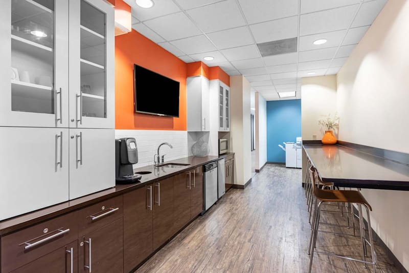 Regus - 5555 Glenridge Drive, Atlanta - GA image 6