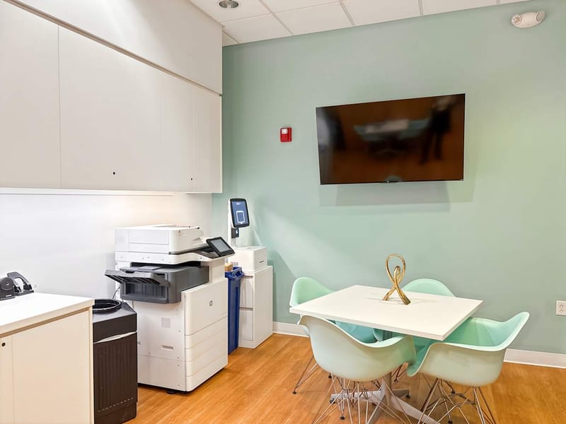 Regus - West Glen Town Center, 5550 Wild Rose Lane, West Des Moines - Iowa image 12