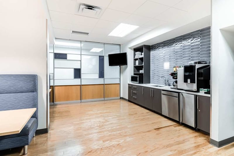 Regus - Tempe Gateway Center - 4600 E. Washington, Phoenix - AZ image 6