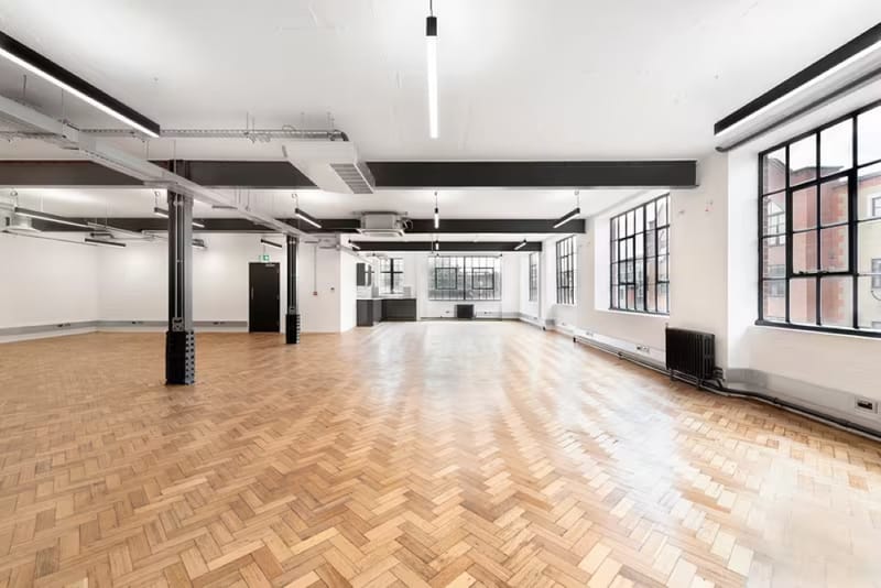 Workspace (Managed 243 - 2,614 sqft) - Exmouth House - 3-11 Pine Street, EC1R 0JH - Farringdon image 3