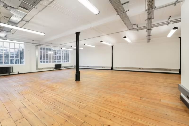 Workspace (Managed 243 - 2,614 sqft) - Exmouth House - 3-11 Pine Street, EC1R 0JH - Farringdon image 4