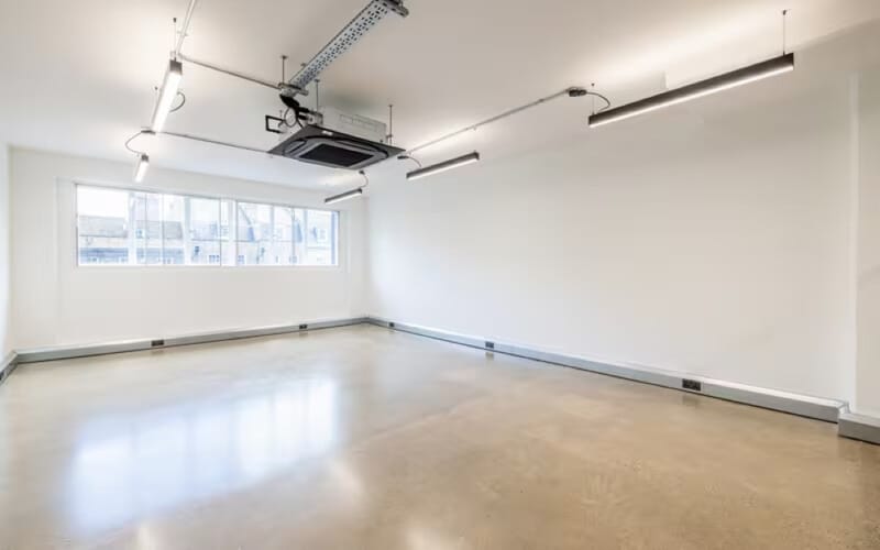 Workspace (Managed 272 - 3,863 sqft) - East London Works - 75 Whitechapel Road, E1 1DU - Whitechapel image 4