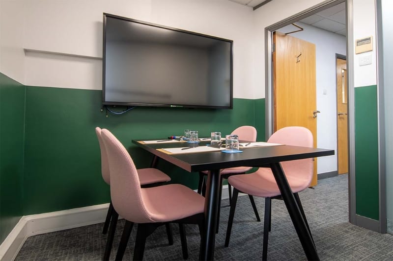 Biz Space - Paramount House - 1 Delta Way, TW20 8RX - Egham image 2