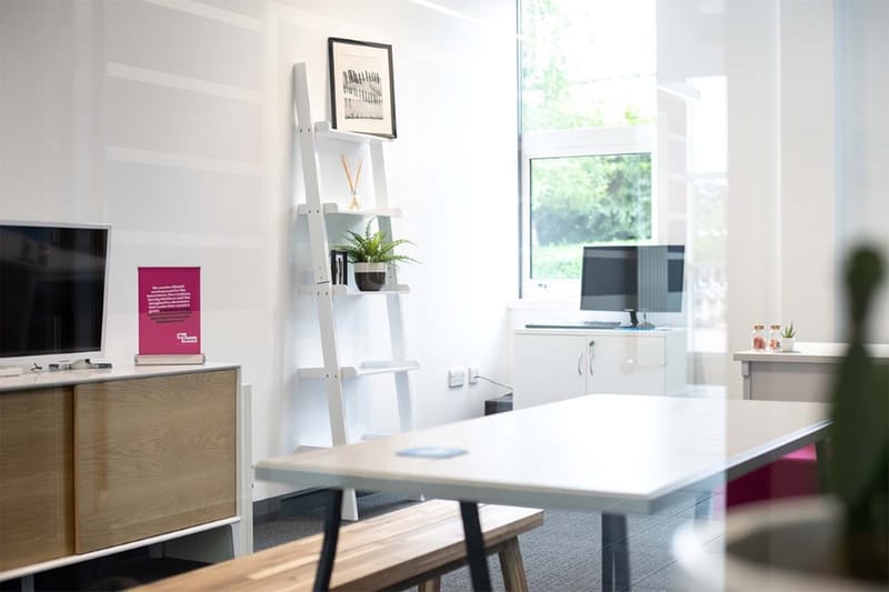 Biz Space - Paramount House - 1 Delta Way, TW20 8RX - Egham image 5