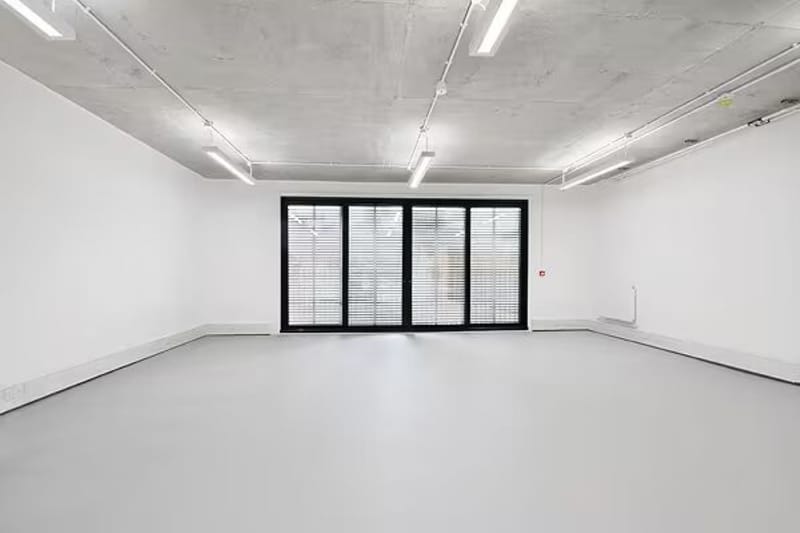 Workspace (Managed 536 - 881 sqft) - ScreenWorks - 22 Highbury Grove, N5 2EF - Highbury image 7