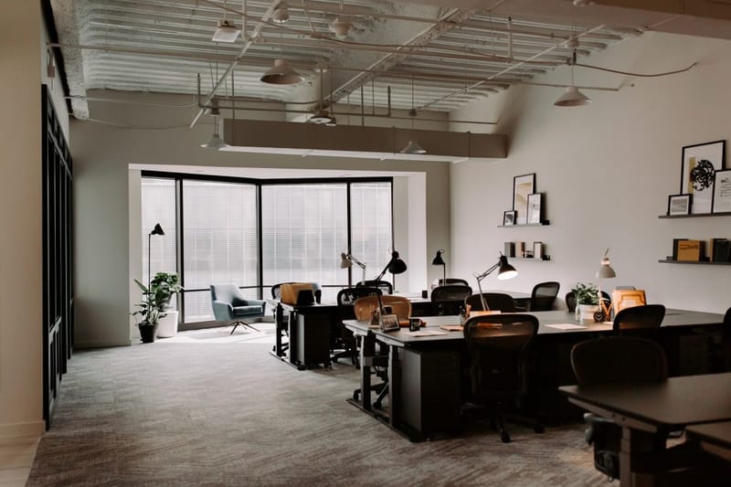 Common Desk - Trammell Crow Centre, 2001 Ross Avenue, 75201 - Dallas image 5