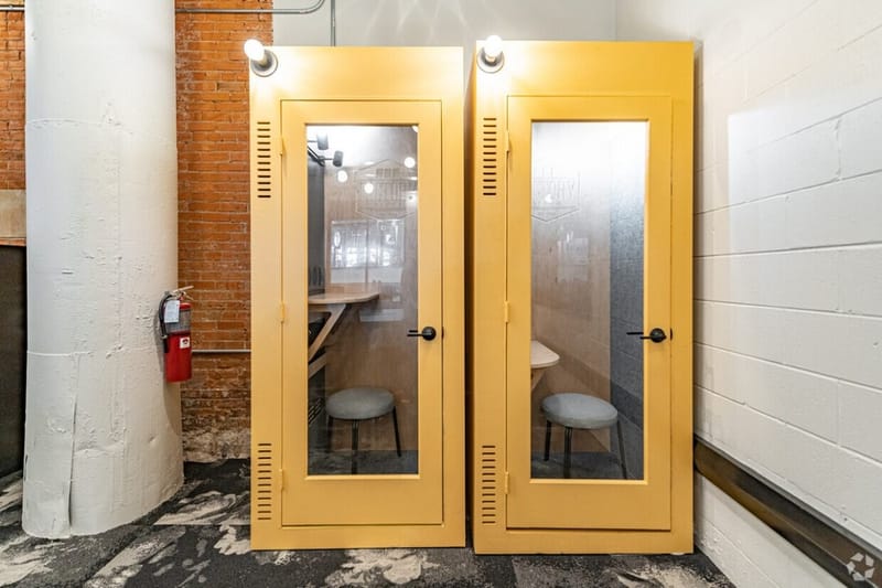 Common Desk - Westchase, 2500 City West Blvd Street, 77042 - Houston image 4