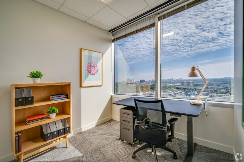 Common Desk - Post Oak Blvd, 3040 Post Oak Blvd, 77-56 - Texas image 2