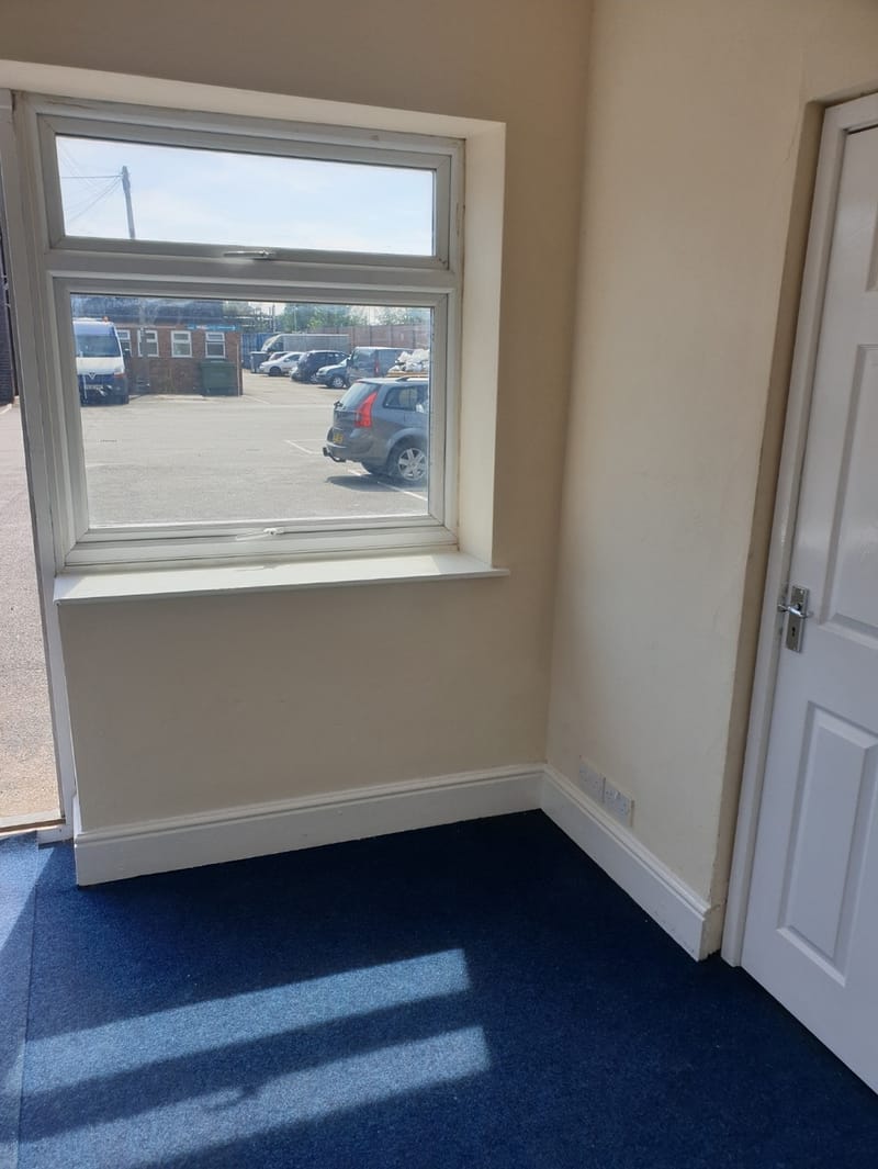 G T Collett Properties -  (Self Contained 408Sqft) Curzon Street Business Centre, DE14 - Burton-on-Trent image 6