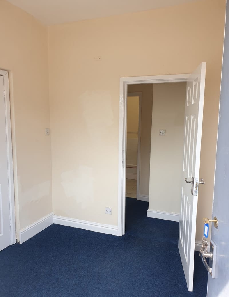 G T Collett Properties -  (Self Contained 408Sqft) Curzon Street Business Centre, DE14 - Burton-on-Trent image 7