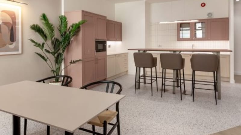 Rubix Real Estate (Managed 1,463 sqft) - 4 Snow Hill, EC1A 2DJ - Farringdon image 2
