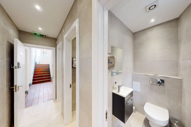 Sub800 Managed (350 - 350 sqft) - 1 Back Hill, London, UK image 3