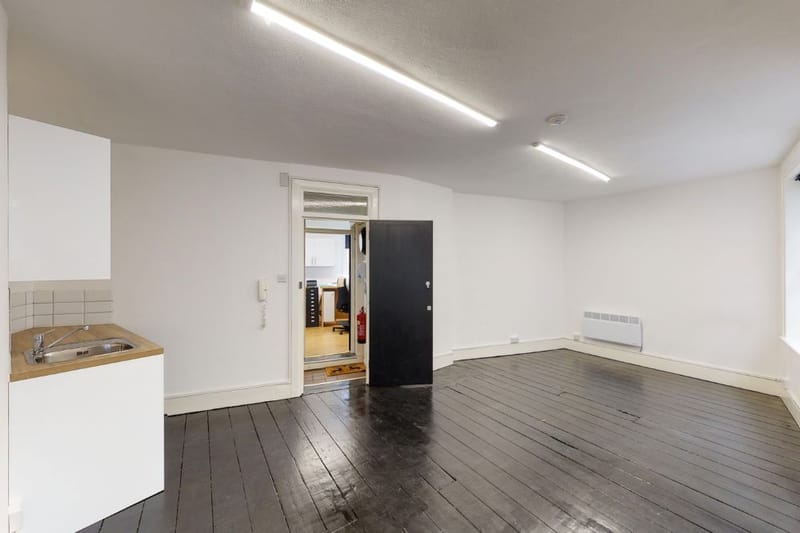 Sub800 Managed (350 - 350 sqft) - 1 Back Hill, London, UK image 4