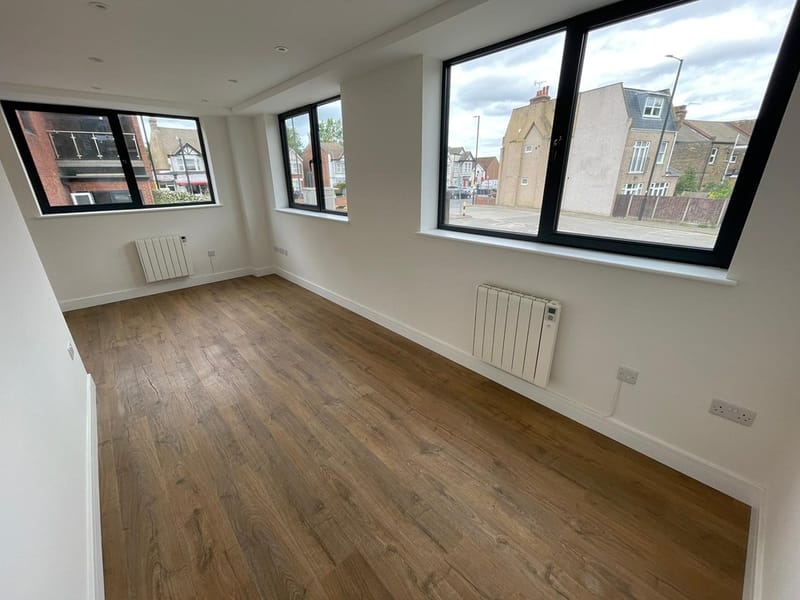 Inspec Services Ltd - (Managed 2742sqft) Churchfield Way, N12 - Barnet image 4