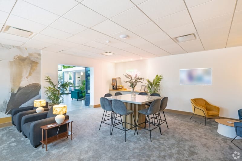 Biz-Hub Business Centres - Element House - Ring Road Middleton, LS12 6AB - Leeds image 3