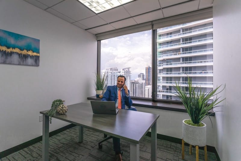 Quest Workspaces - 2 S Biscayne Blvd, Miami image 2