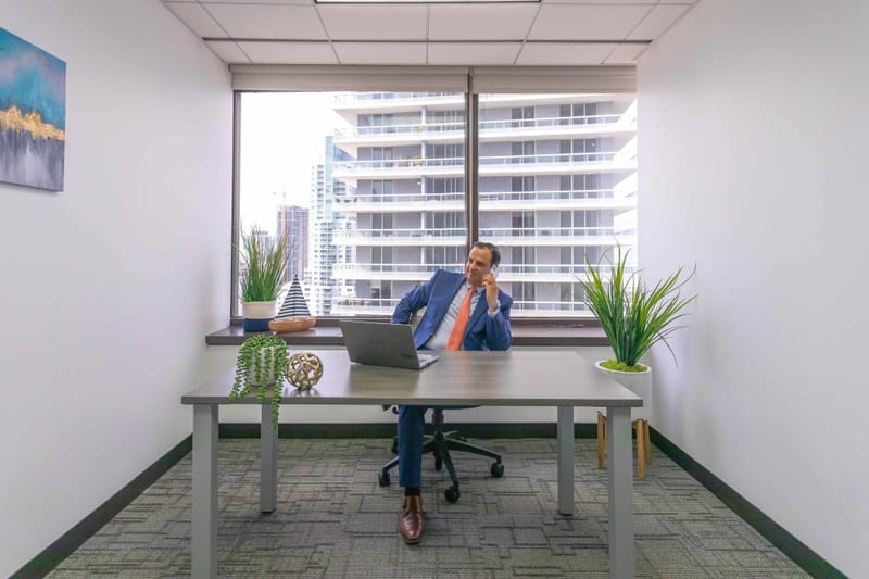 Quest Workspaces - 2 S Biscayne Blvd, Miami image 4