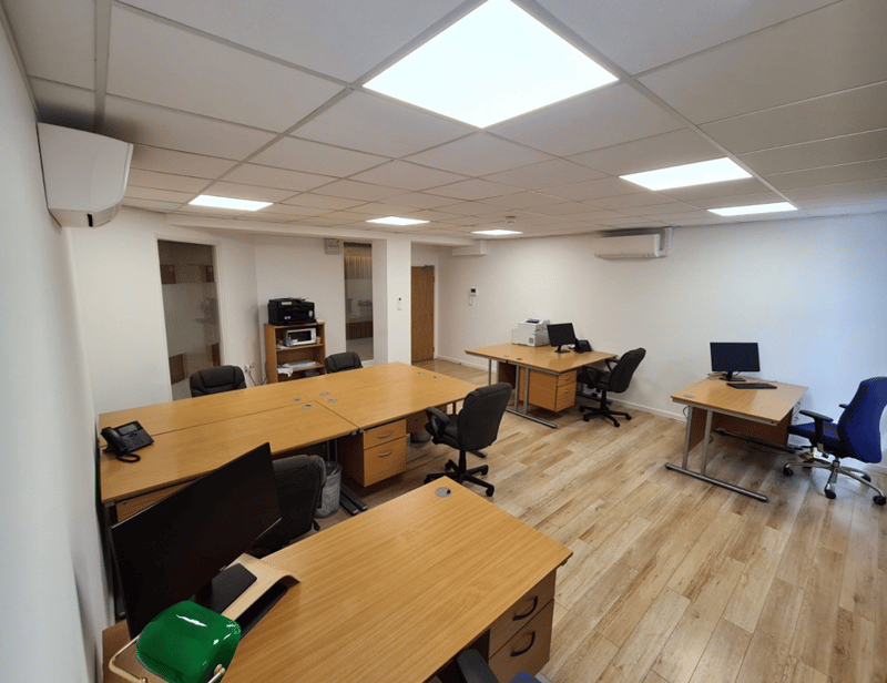 Winifled Place LTD (Managed 95 - 135 sqft) - 2D Lodge Lane, N12 - North Finchley image 3