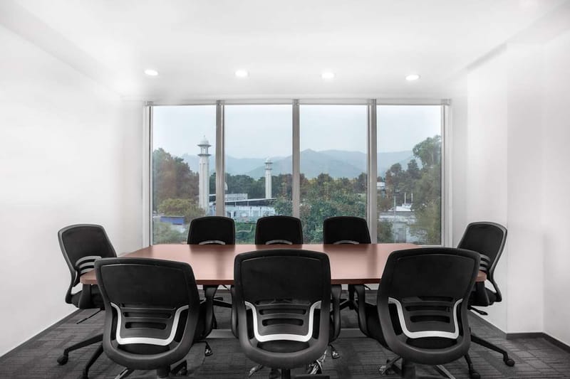 Regus - Emirates Tower, M-13, F-7, Markaz, 44210 - Islamabad image 3