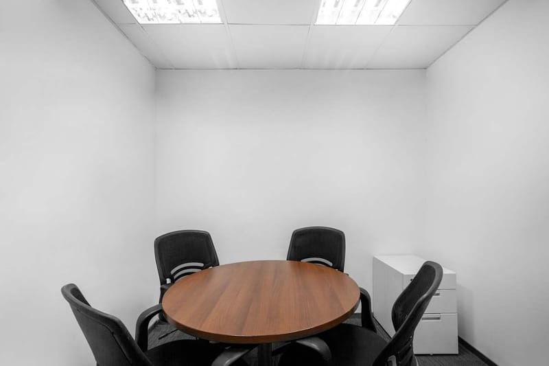 Regus - Emirates Tower, M-13, F-7, Markaz, 44210 - Islamabad image 9