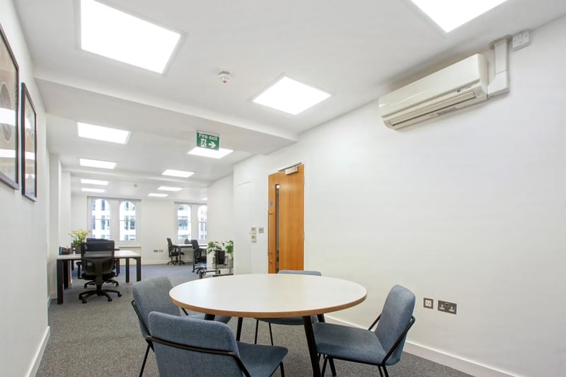 Workthere (Managed 504 sqft) - 5 St Bride Street, EC4A 4AS - Blackfriars image 3
