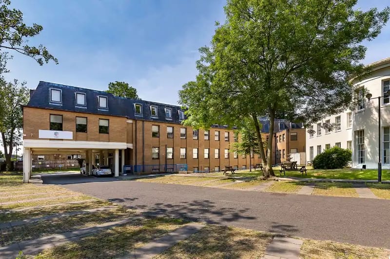 Unit Management Ltd - The Grange, 1 Central Road, SM4 - Morden image 2