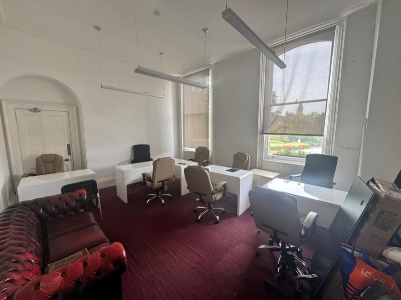 Your Hive - 129 Mile End Road, E1 4GB - Stepney Green image 2