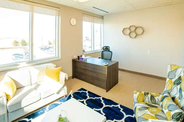 Zemlar Offices - 231 Oak Park Boulevard, L6H - Oakville, ON image 2