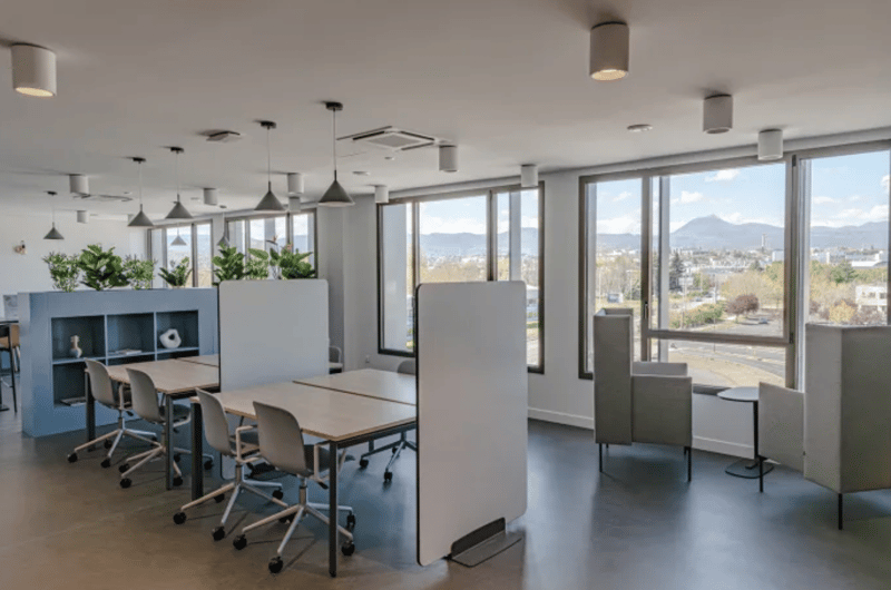 IWG (Regus) - 4 Rue Eric de Cromieres, 63000 - Clermont Ferrand image 1
