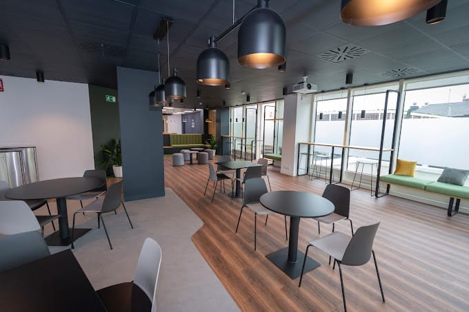 First Workplaces - 161 Carrer de Tarragona, 08014 - Barcelona image 3
