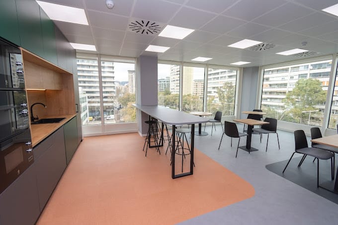 First Workplaces - 161 Carrer de Tarragona, 08014 - Barcelona image 9